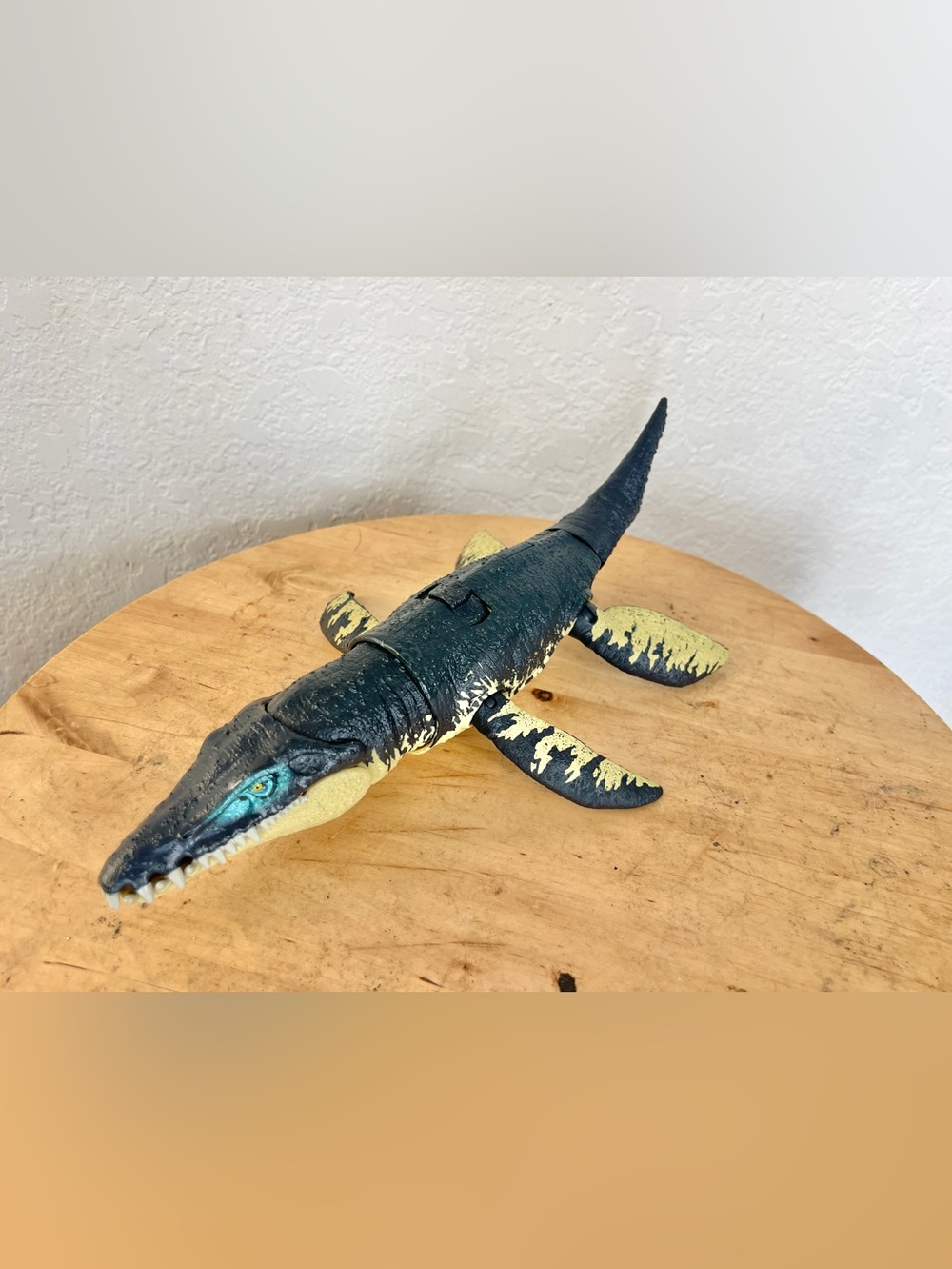 Mattel Jurassic World Wild Roar Kronosaurus Dinosaur Figure Works